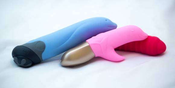 Trois sextoys de Fun Factory : le Dolly Dolphin, le Dolly Bi et le Tiger G4