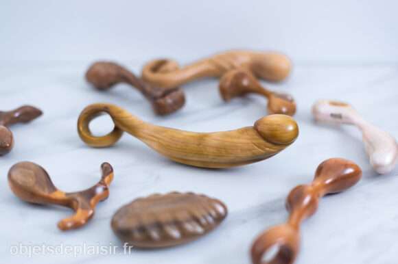 L'Adam Phalli, accompagné des autres sextoys en bois Idée du Désir